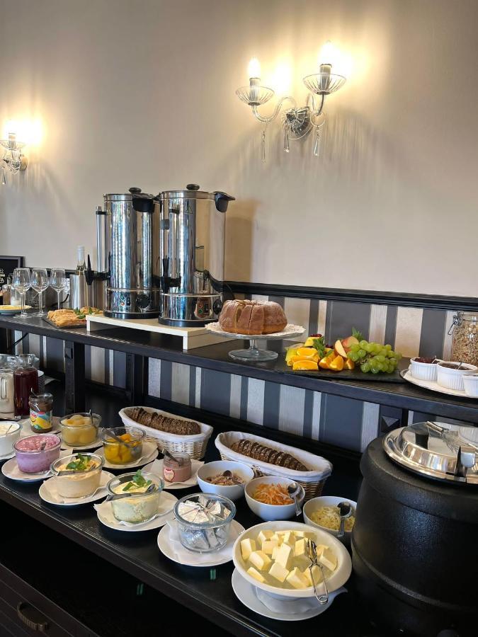 Wine & Wellness Hotel Besedni Dum Valtice Eksteriør bilde